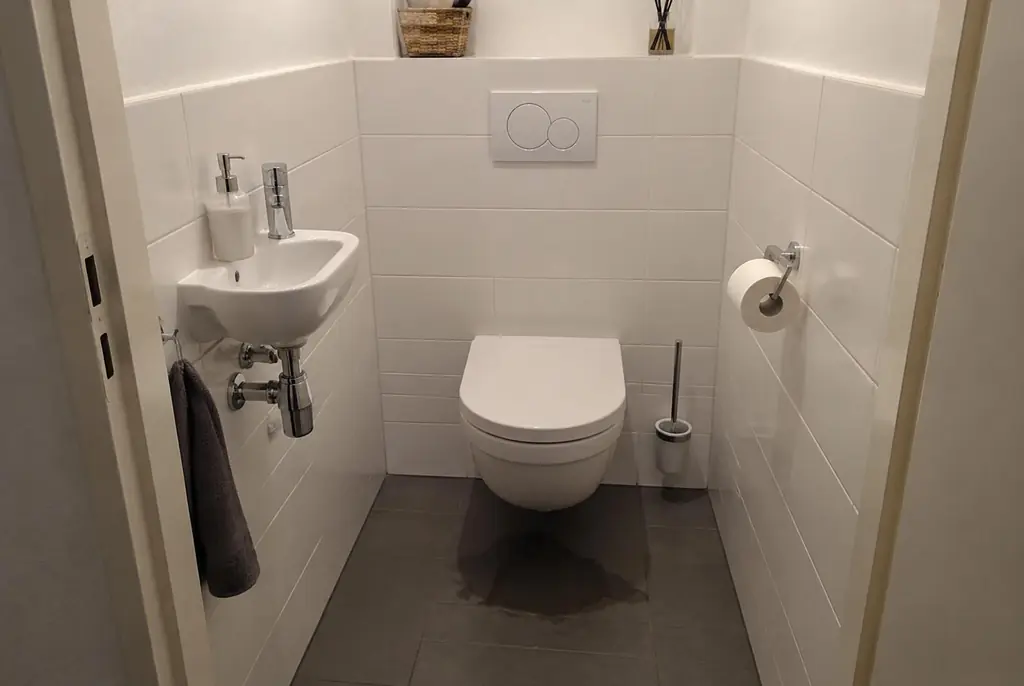 Lekdetectie Bleiswijk – natte vloer bij een toilet